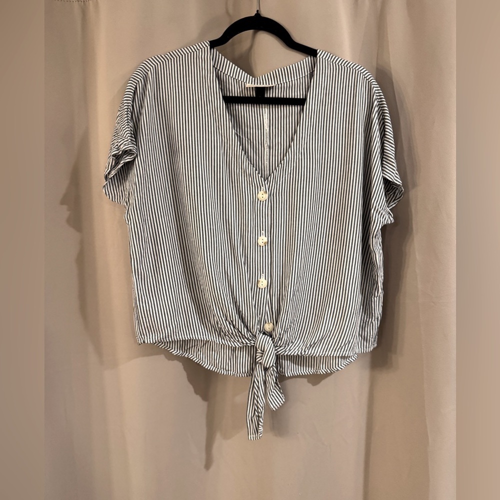 Universal Thread Striped V-Neck Button-Down Tie-Front Top